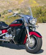 Does a windshield really need to rise 31.2 inches above the saddle? Try riding into the evening sun with a couple of hours' worth of bug goo lighting up in front of you. The Yamaha's shield feels wider than its 25.3-inch measurement.